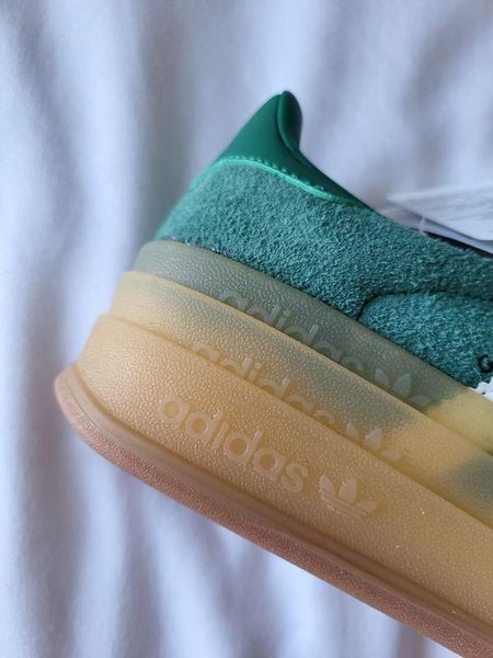 Женские кроссовки Adidas Gazelle на платформе замшевые зеленые Адидас Газели Arm-0384 фото