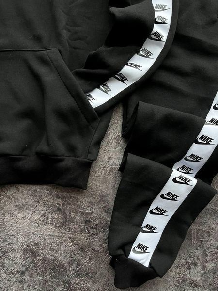 Чоловічий зимовий спортивний костюм Nike з чорним лампасами Комплект Найк Худі Штани Uni-191 фото