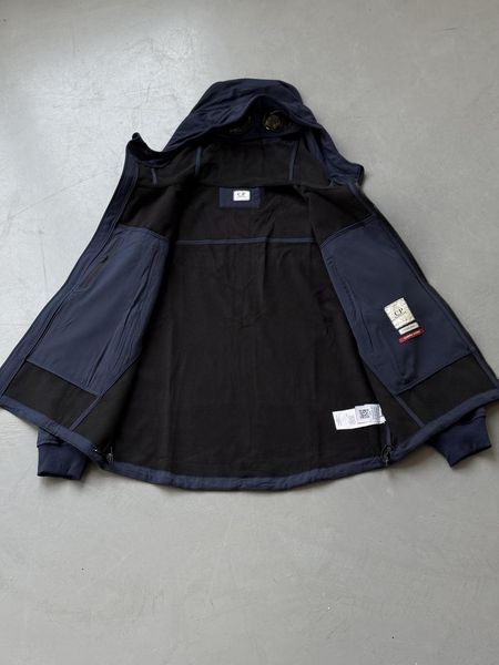 Мужская куртка C.P. Company Soft Shell с капюшоном темно-синяя Ветровка Си Пикани весенняя осенняя Slav-art1303 фото