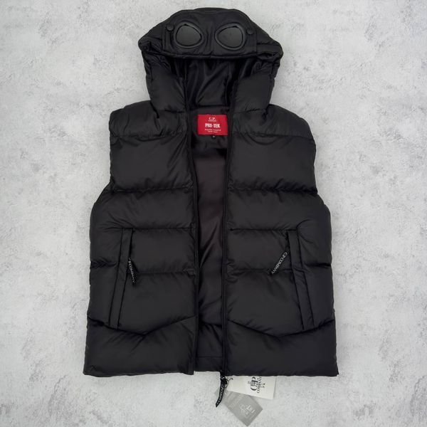 Мужская жилетка C.P. Company с капюшоном черная Безрукавка С.П. Компани весенняя осенняя Хар-416 фото
