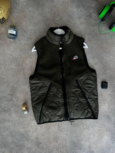 Мужская жилетка Nike без капюшона из плащевки хаки Безрукавка Найк демисезонная Моло-NS5 фото