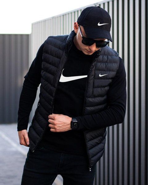 Мужская жилетка Nike без капюшона из плащевки черная Безрукавка Найк демисезонная Ow-230 фото