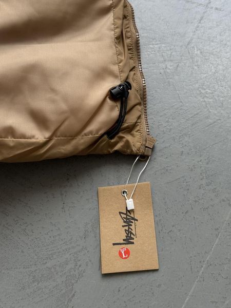 Мужская жилетка Stussy утепленная коричневая Безрукавка Стуси демисезонная Slav-art133.03 фото