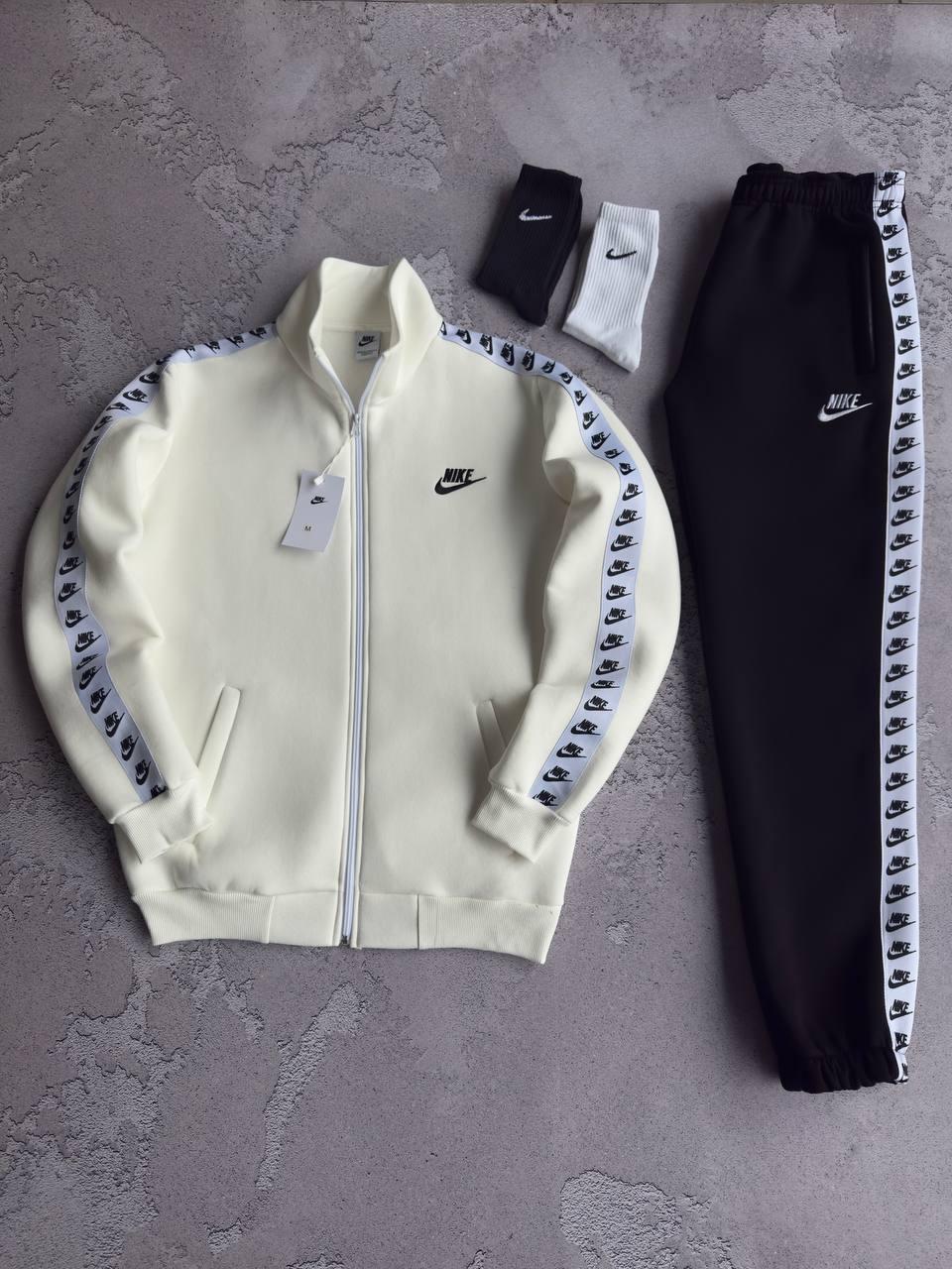 Мужской зимний спортивный костюм Nike с лампасами молочный Комплект Найк без капюшона