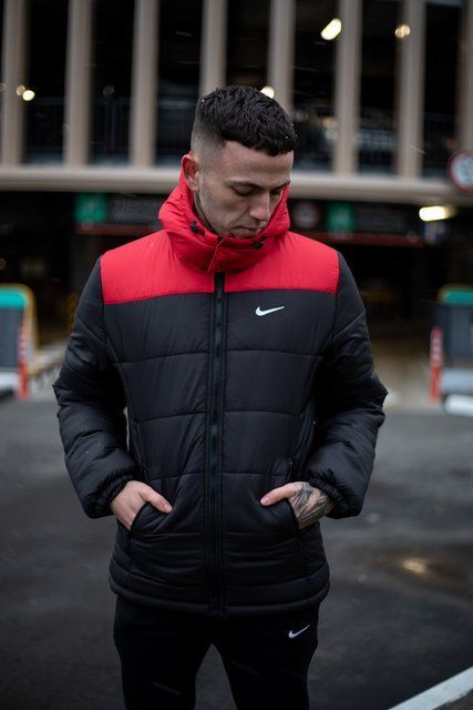 Чоловіча зимова куртка Nike чорна Intr-1591263866 фото