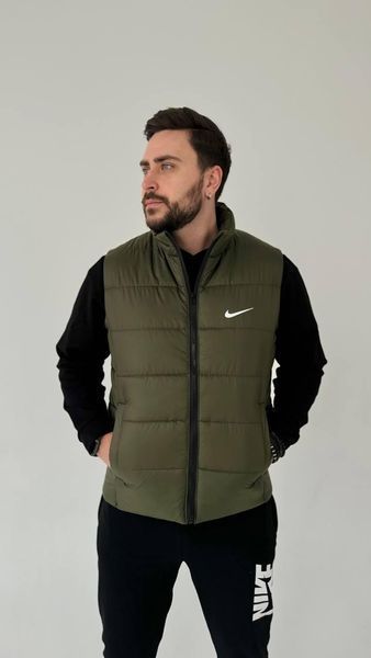 Чоловіча жилетка Nike без капюшона хакі Безрукавка Найк з плащівки univer-99 фото