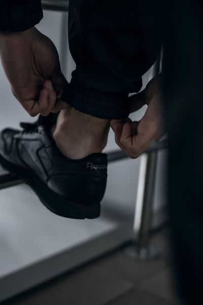 Мужские спортивные штаны Nike из плащевки черные Брюки Найк Intr-1590403527 фото