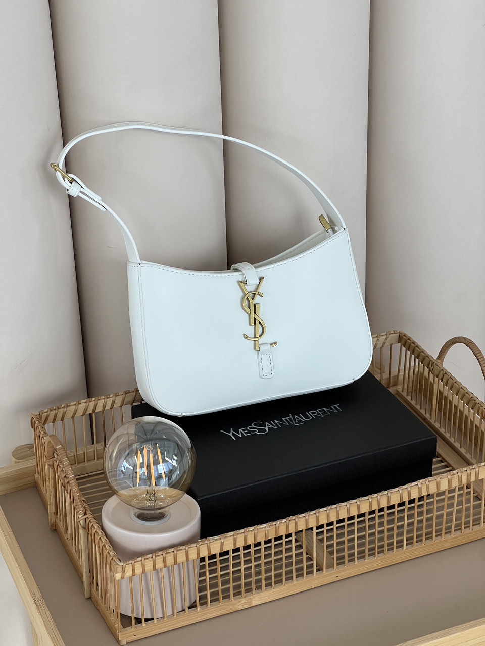 Женская сумка Yves Saint Laurent Le белая