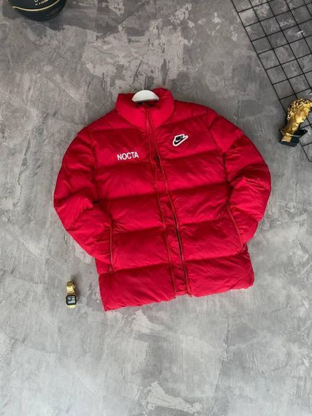 Мужская зимняя куртка Nike Nocta красная Пуховик Найк Нокта без капюшона Моло-33705 фото