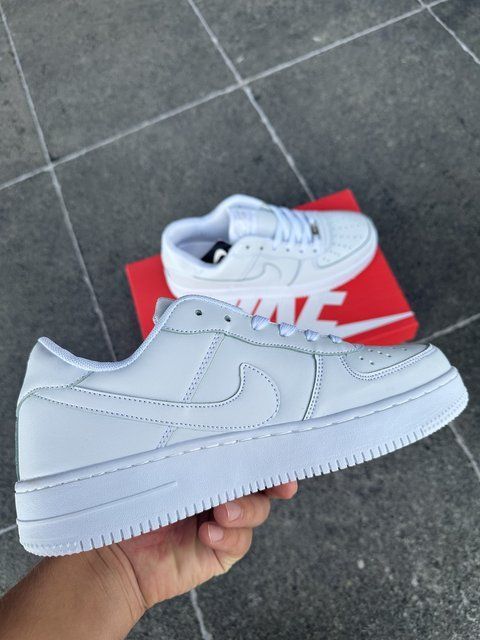 Мужские кроссовки Nike Air Force Low White белые Найк Аир Форс кожаные Arm-NAF1 (коп1) фото