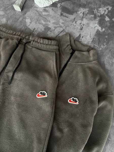 Чоловічий зимовий спортивний костюм Nike оверсайз хакі Комплект Найк без капюшона плюшевий Моло-7R-2 фото