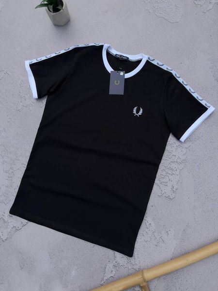 Чоловіча&nbsp;футболка Fred Perry чорна з лампасами Фред Перрі Хар-608 фото