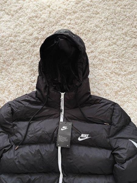 Чоловіча зимова куртка Nike чорна коротка Пуховик Найк Arm-MO00334 фото