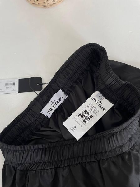 Чоловічі шорти Stone Island чорні з нейлону Бриджі Стойн Айленд Гла-103 фото