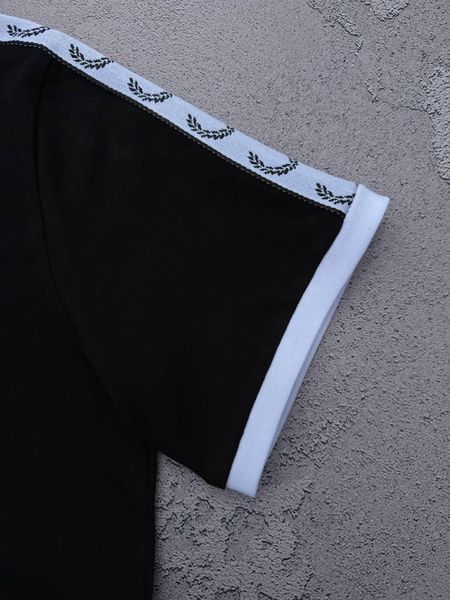 Чоловіча&nbsp;футболка Fred Perry чорна з лампасами Фред Перрі Хар-608 фото