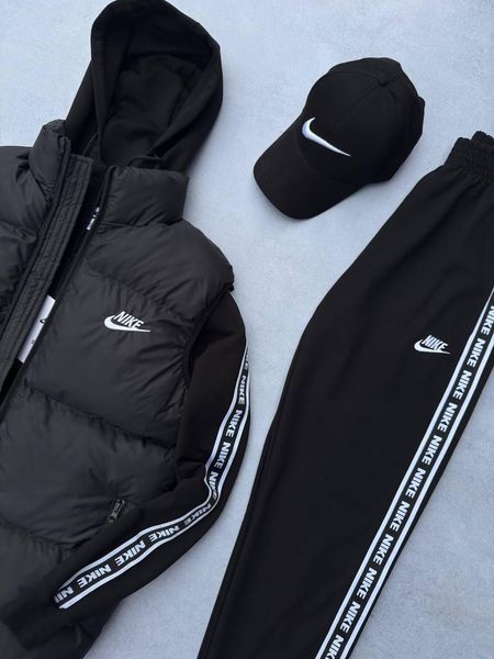 Чоловічий спортивний костюм Nike чорний з лампасами Комплект Найк Жилетка Кепка Хар-601 фото