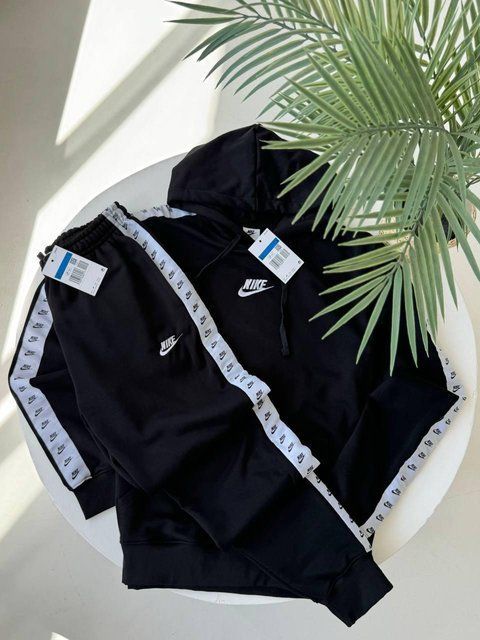Мужской зимний спортивный костюм Nike с лампасами черный Комплект Найк Худи Штаны Гла-156 фото