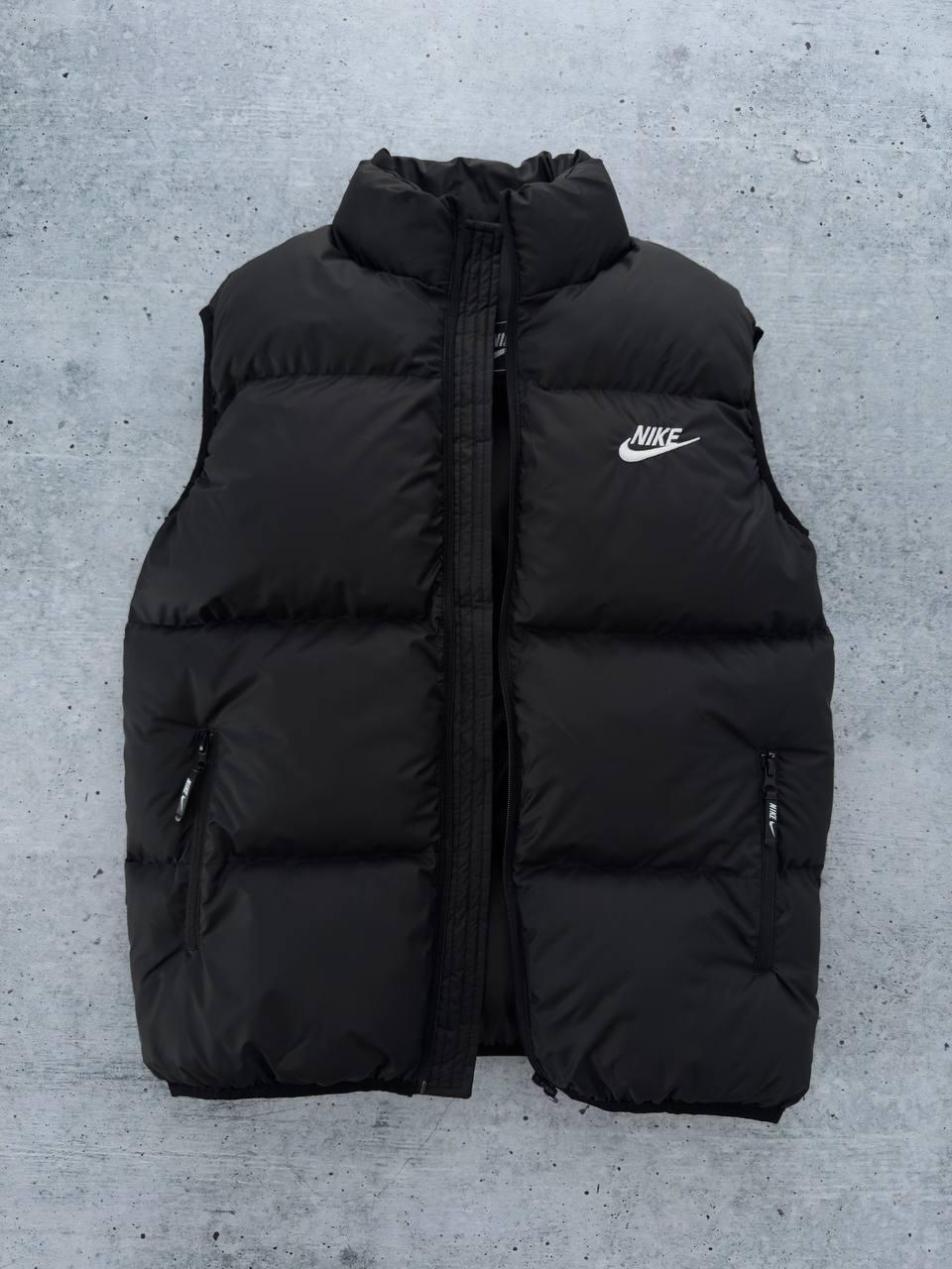 Чоловіча жилетка Nike без капюшона чорна Безрукавка Найк весняна осіння